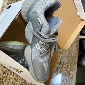 Adidas Harden vol. 4 sneakers